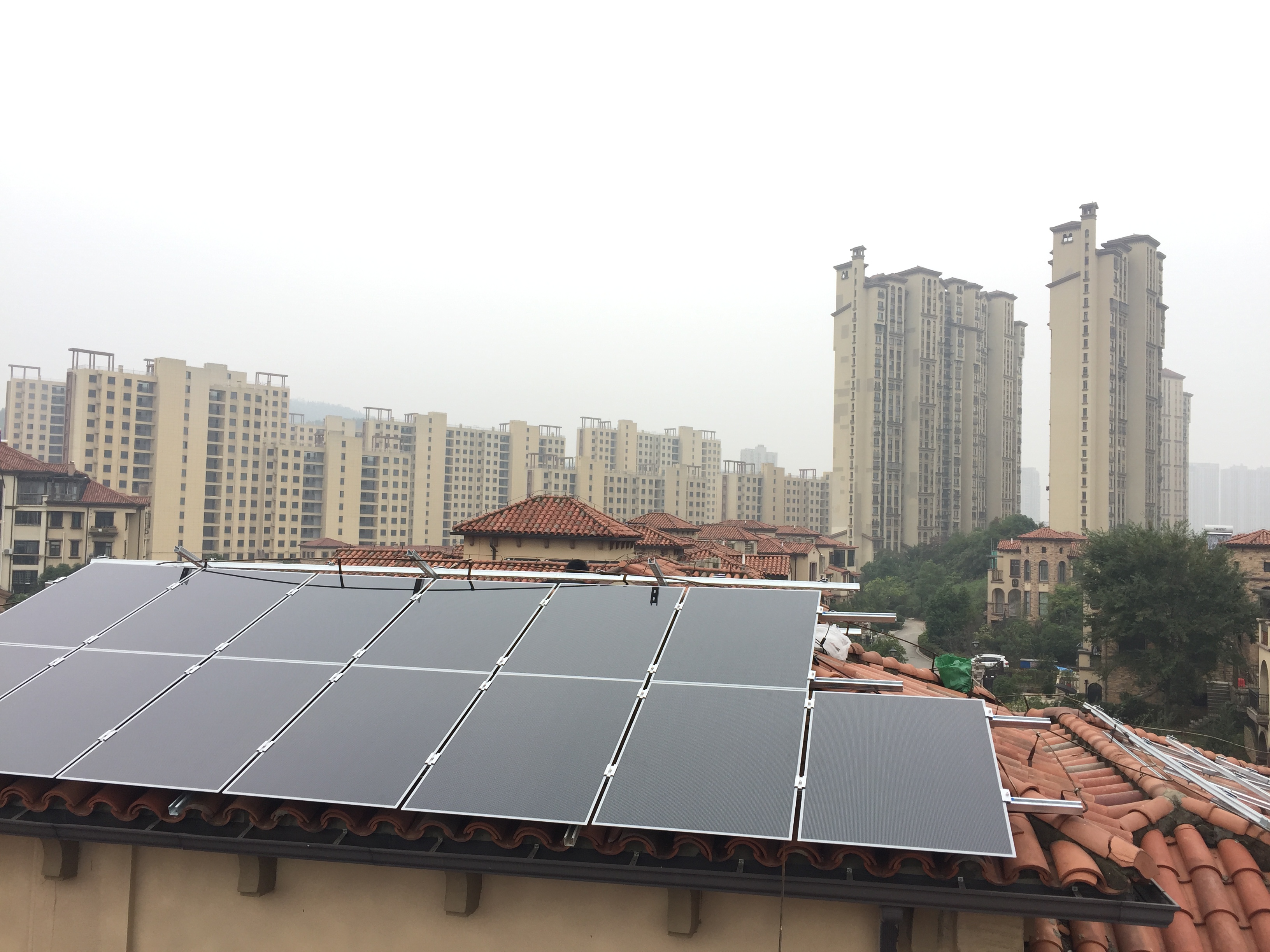 太陽(yáng)能(光伏)發(fā)電屋頂